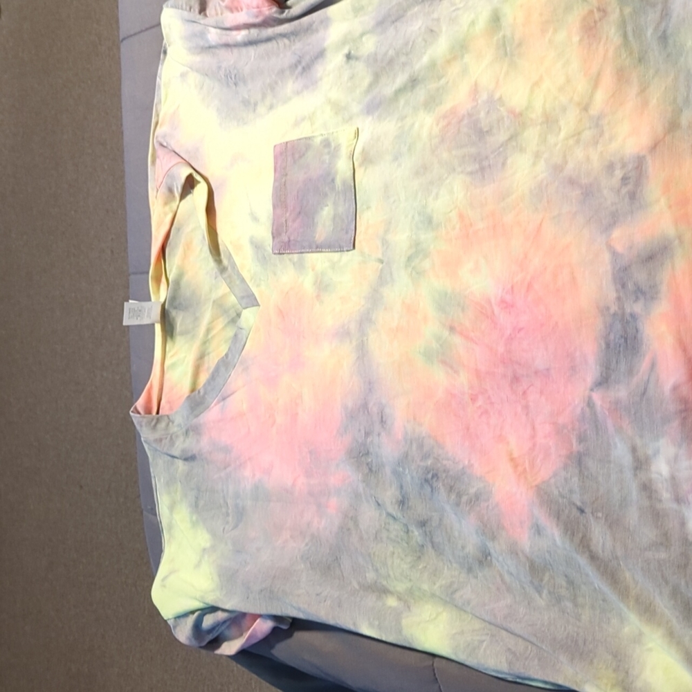 Flamingo tie dye tee